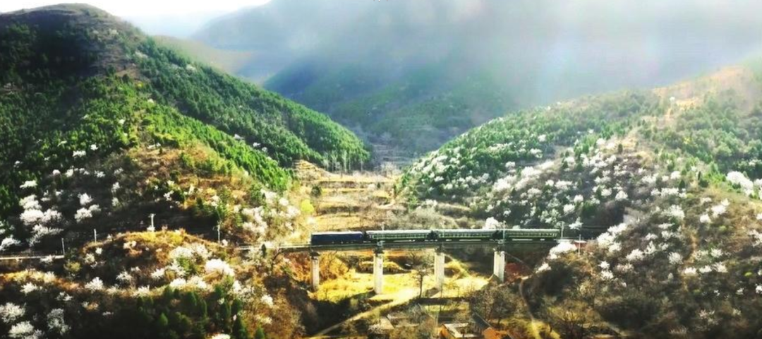 八縱八橫高鐵網加密成型，公益慢火車仍穿越太行山區