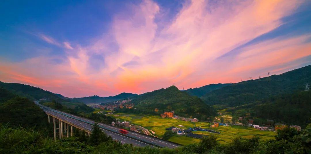 黔東南自治州旅游景點_貴州旅游景點黔東南_黔東南州旅游景點