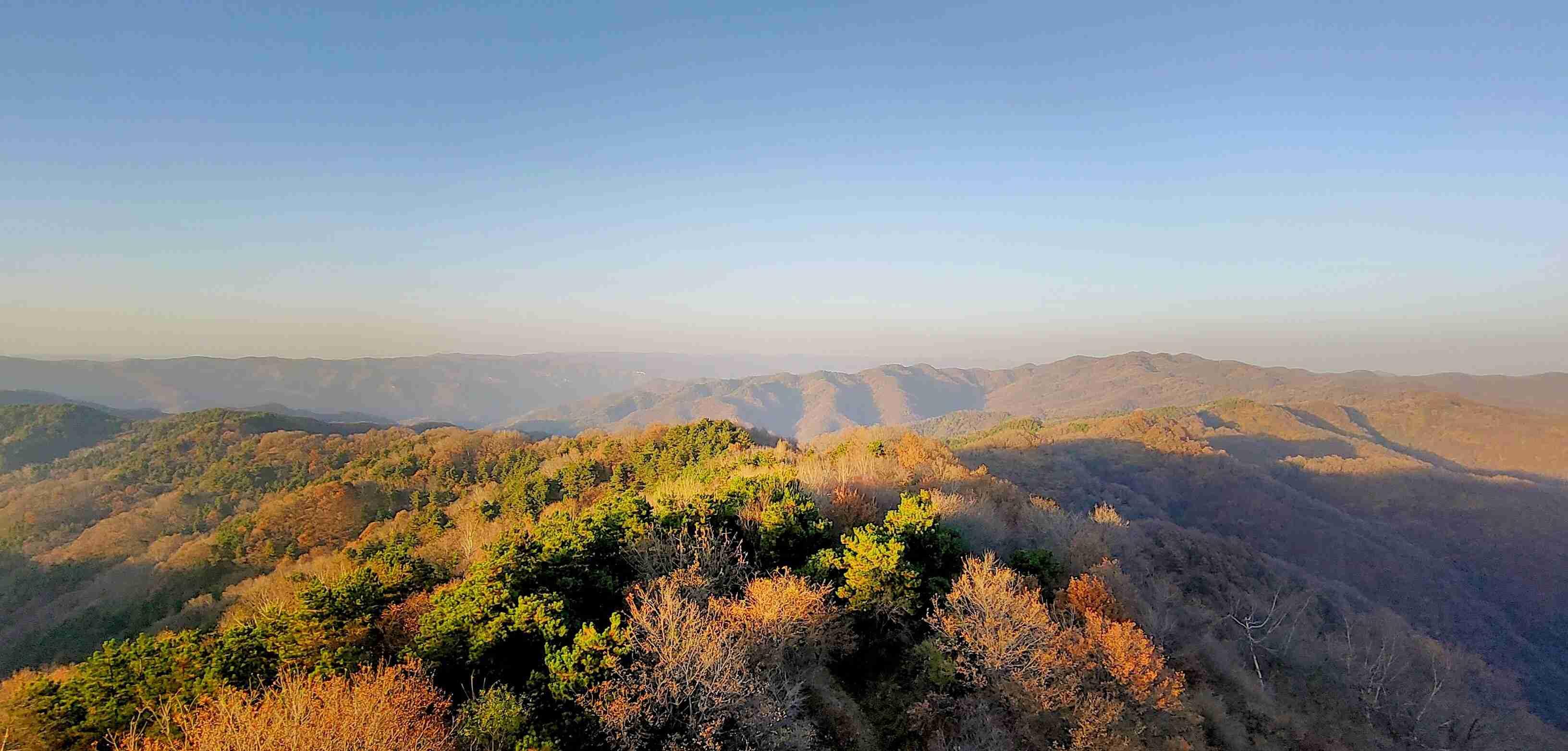 神道嶺——金秋黃龍的一道紅色風(fēng)景線