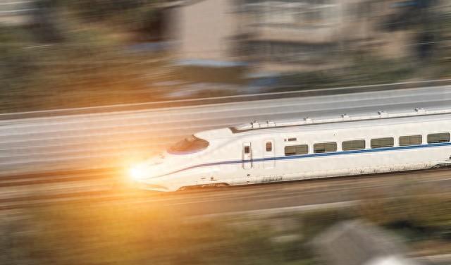 動車和火車有什么區別_火車動車區別有多大_火車動車區別有哪些