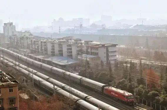 烏魯木齊到內地火車_烏魯木齊至新疆_到新疆烏魯木齊的火車