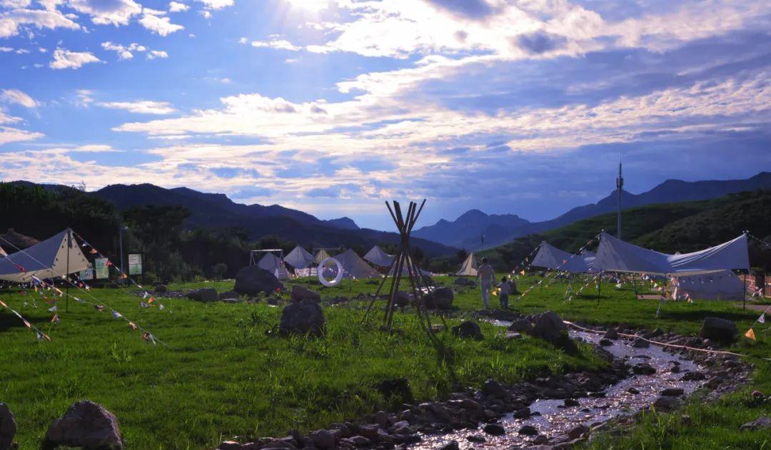 義縣大石湖冰瀑_義縣大石湖風(fēng)景旅游區(qū)_大石湖風(fēng)景區(qū)電話