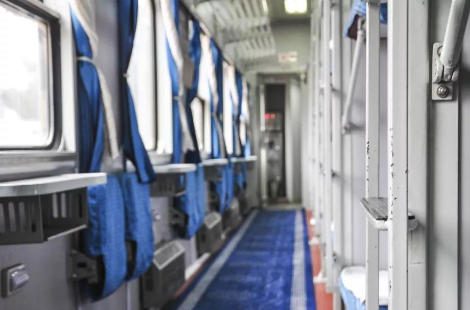 火車上硬臥和軟臥的區別_火車軟臥和硬臥是連著的嗎_火車硬臥和軟臥哪個劃算