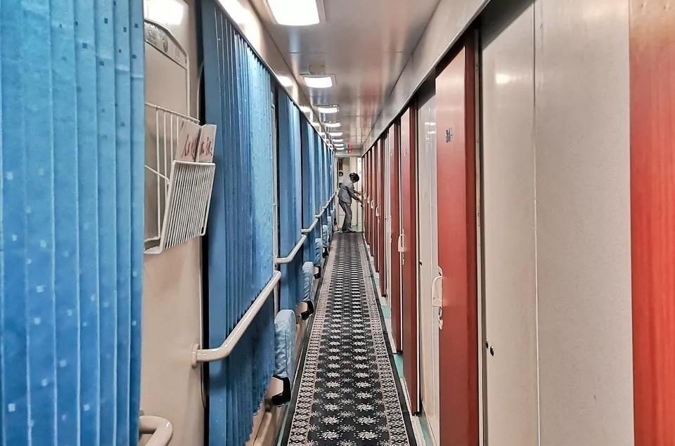 火車軟臥和硬臥是連著的嗎_火車上硬臥和軟臥的區別_火車硬臥和軟臥哪個劃算