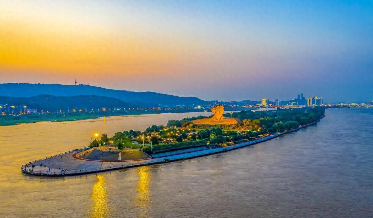 長沙旅游必去的 3 個景點：橘子洲、岳麓山、湖南博物館