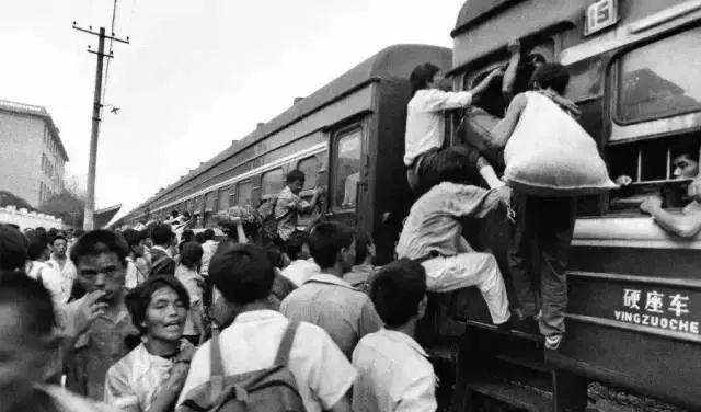 哈爾濱至火車票_哈爾濱火車站列車到站時(shí)刻表_趙光到哈爾濱的火車