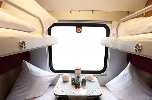 火車(chē)上硬臥和軟臥的區(qū)別_火車(chē)軟臥和硬臥是連著的嗎_火車(chē)區(qū)別軟臥硬臥上鋪圖片