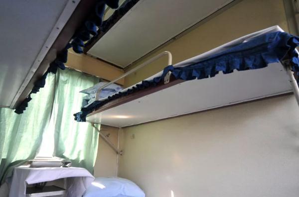 火車(chē)軟臥和硬臥是連著的嗎_火車(chē)上硬臥和軟臥的區(qū)別_火車(chē)區(qū)別軟臥硬臥上鋪圖片