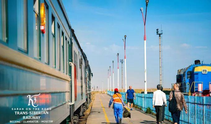 硬臥火車上可以充電嗎_火車硬臥能充電_火車充電硬臥上可以充電嗎