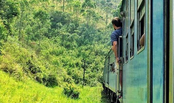 斯里蘭卡海嘯火車事故_斯里蘭卡海邊小火車游記_斯里蘭卡海邊小火車