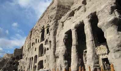 懸空寺值得一游!限制人數排隊兩小時,門票 60 停車 5 元