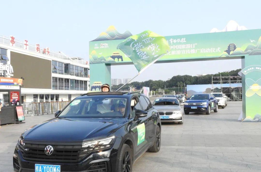 車隊(duì)自駕游視頻_自駕游車隊(duì)圖片_自駕車隊(duì)名稱