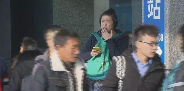 火車吸煙區在哪兒_火車吸煙處照片_火車吸煙區在哪