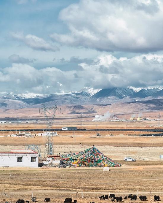 坐在火車上_火車坐上鋪好還是下鋪好_火車坐上鋪還是中鋪還是下鋪好