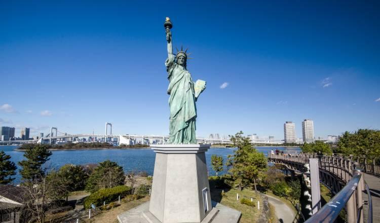 美國(guó)加拿大旅游_美國(guó)加拿大旅游路線_加拿大旅游美國(guó)人多嗎