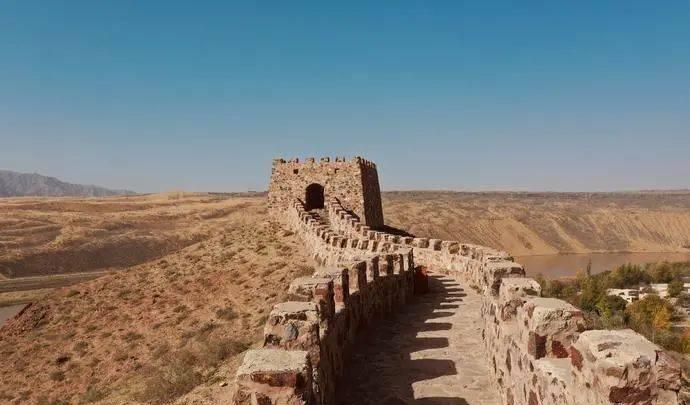 西亞自駕探索之旅:感受沙漠壯麗與奇幻,領略古城獨特故事