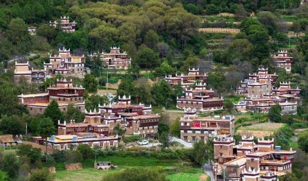 四川丹巴：深藏的旅游景點，特色風情與建筑等你探索