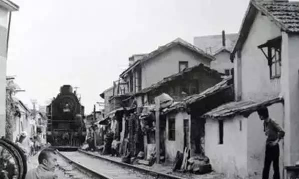 火車發展史四個階段圖片_火車發展史視頻_火車發展