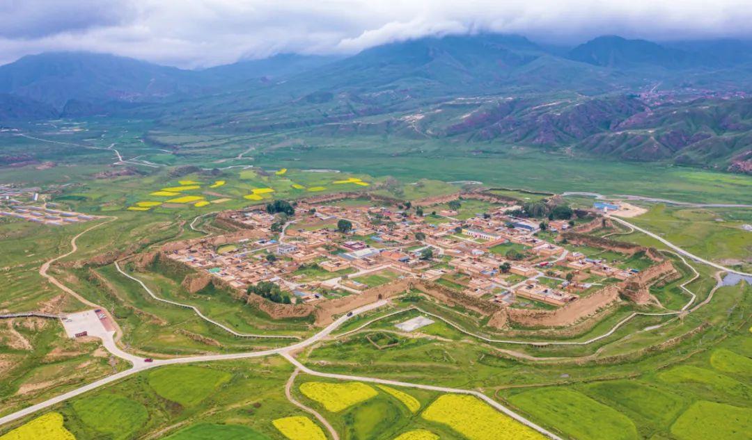 麥積山石窟自駕游_石窟麥積山石窟_麥積山石窟累嗎