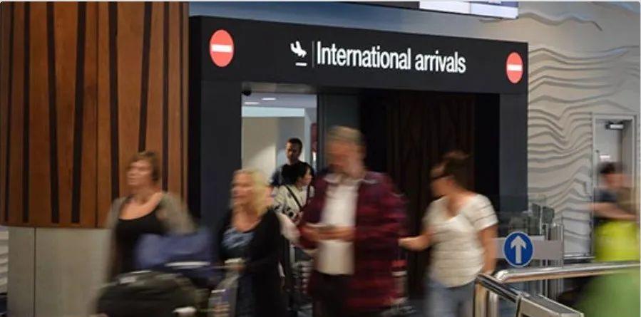 新西蘭統(tǒng)計(jì)局:年度凈移民超 11 萬,創(chuàng)歷史新高,8 月國際游客數(shù)反彈