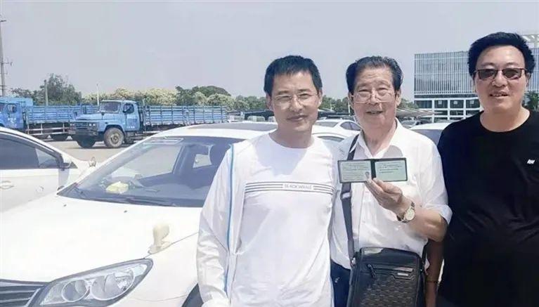 78 歲老人自駕游:掌握方向盤,享受多彩退休生活