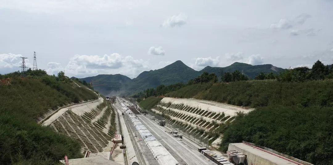 大方火車站到百里杜鵑怎么走_大方火車站_大方火車站時刻表