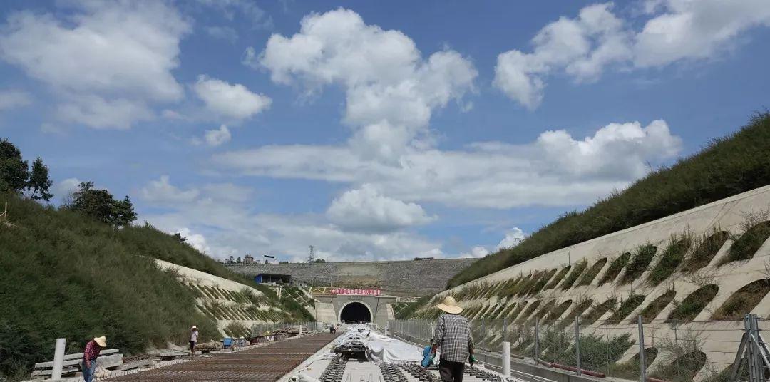大方火車站到百里杜鵑怎么走_大方火車站時刻表_大方火車站