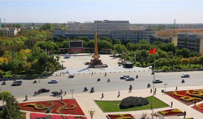 輪臺火車站_火車車站站臺_火車站臺鐵軌圖片