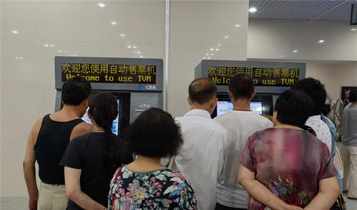 都江堰火車站時刻表_火車都江堰站里都江堰景區多遠_都江堰火車站