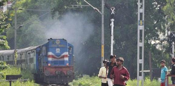 綠皮火車車廂多少錢一節(jié)_綠皮火車尺寸_火車尺寸綠皮車圖片