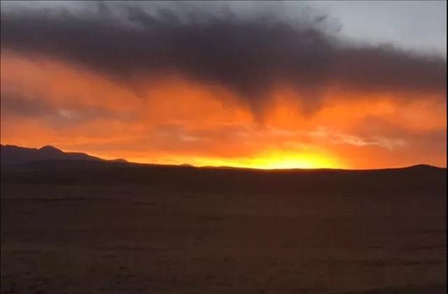 青海湖邊怎么拍照_青海湖邊拍照_青海湖自駕游拍照技巧