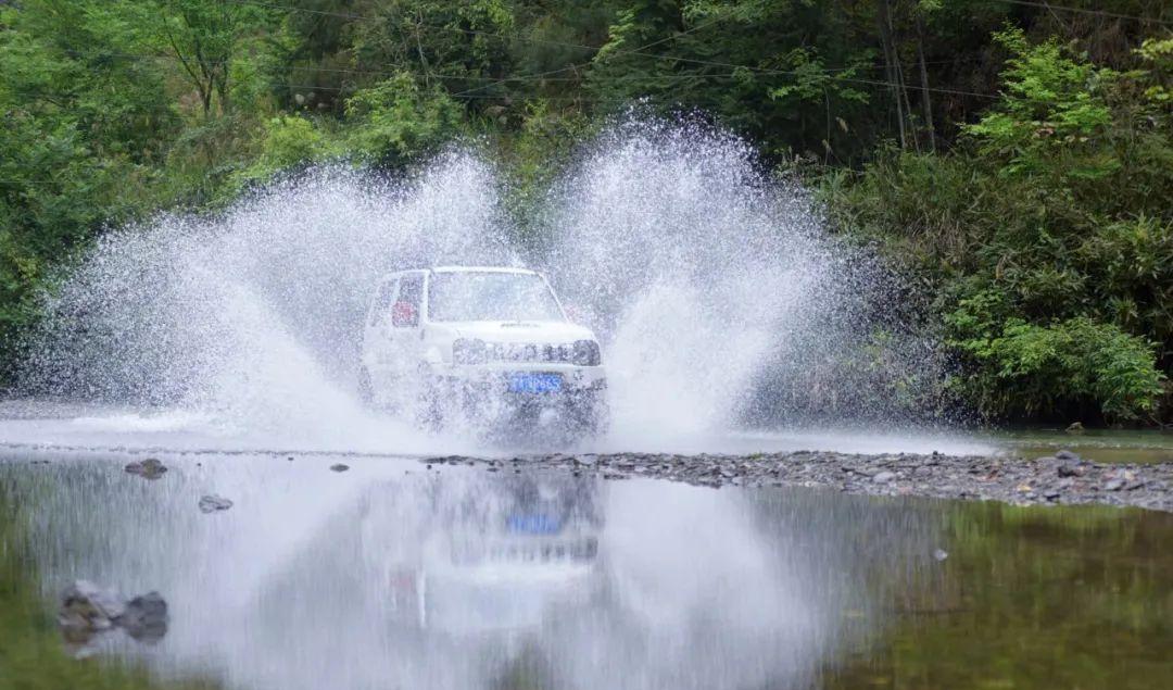 自駕游老年人旅游適合去哪里_帶老人自駕游痛苦經歷_老人自駕游