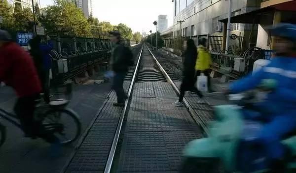 北京站有火車嘛_2021年北京火車站可以走嗎_北京火車站有幾個站