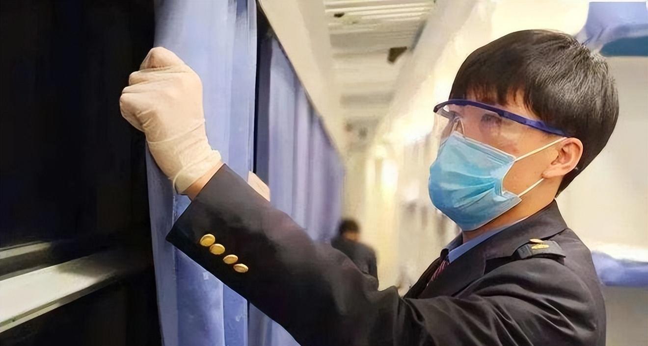 火車坐著難受怎么辦_坐火車的感覺_乘坐火車的感覺