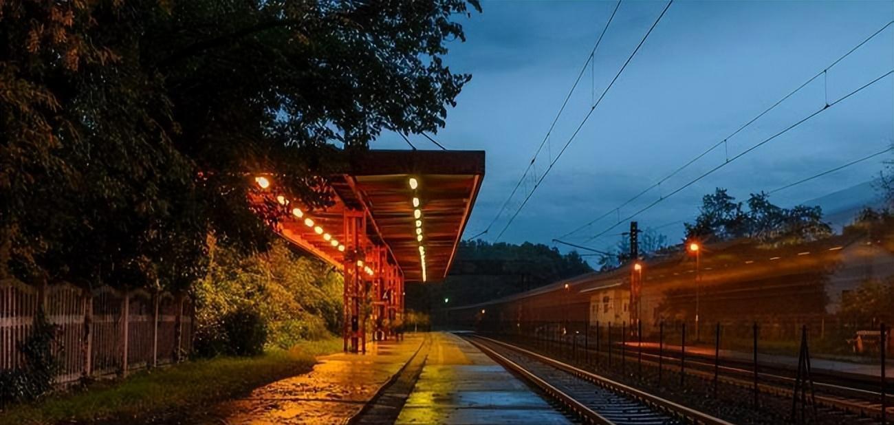 火車坐著難受怎么辦_坐火車的感覺_乘坐火車的感覺