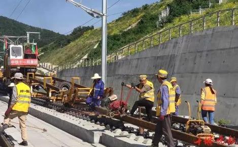 武當山火車站到十堰火車站多遠_十堰火車站到武當山_十堰至武當山火車站列車時刻表