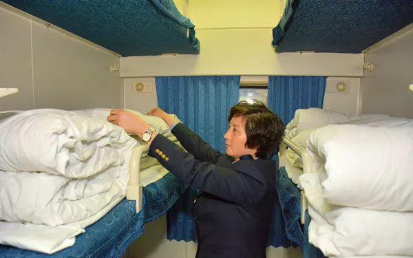 k是高鐵還是火車_高鐵火車是虧本的嗎_高鐵火車是靠什么運行