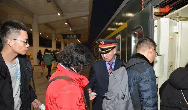 高鐵火車是虧本的嗎_高鐵火車是靠什么運行_k是高鐵還是火車