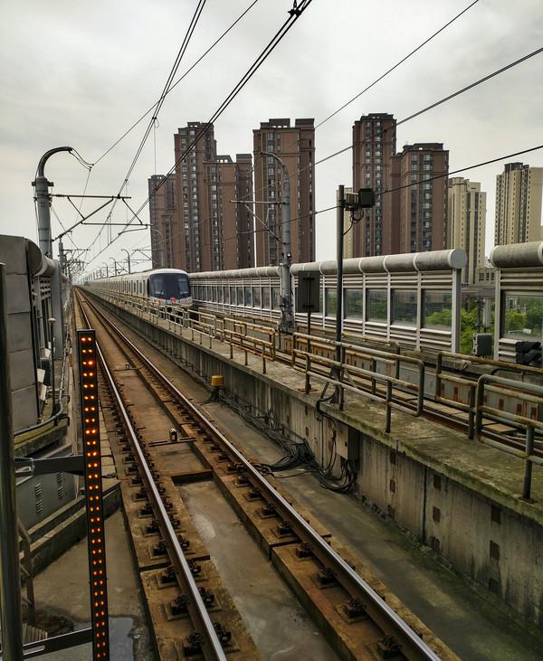 火車(chē)輕軌高鐵怎么分別_輕軌火車(chē)_火車(chē)輕軌是什么意思