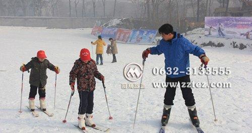 臨沂到臺(tái)兒莊自駕游娛樂(lè)項(xiàng)目-臺(tái)兒莊古城滑雪場(chǎng)