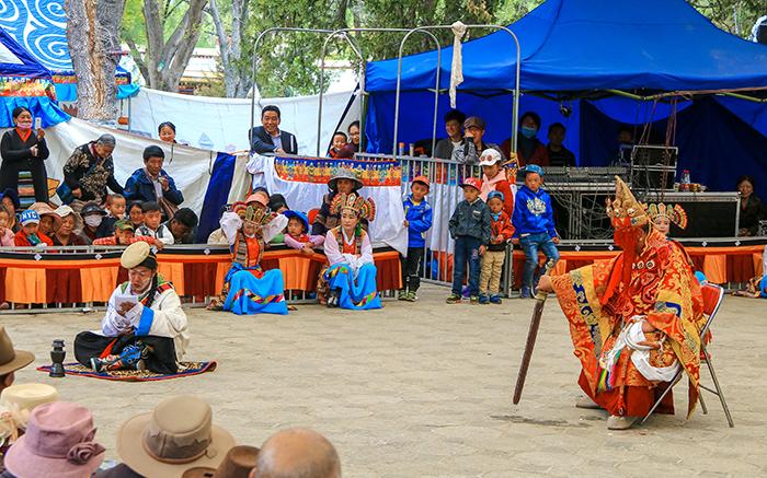 藏歷新年當(dāng)?shù)毓?jié)日活動(dòng)