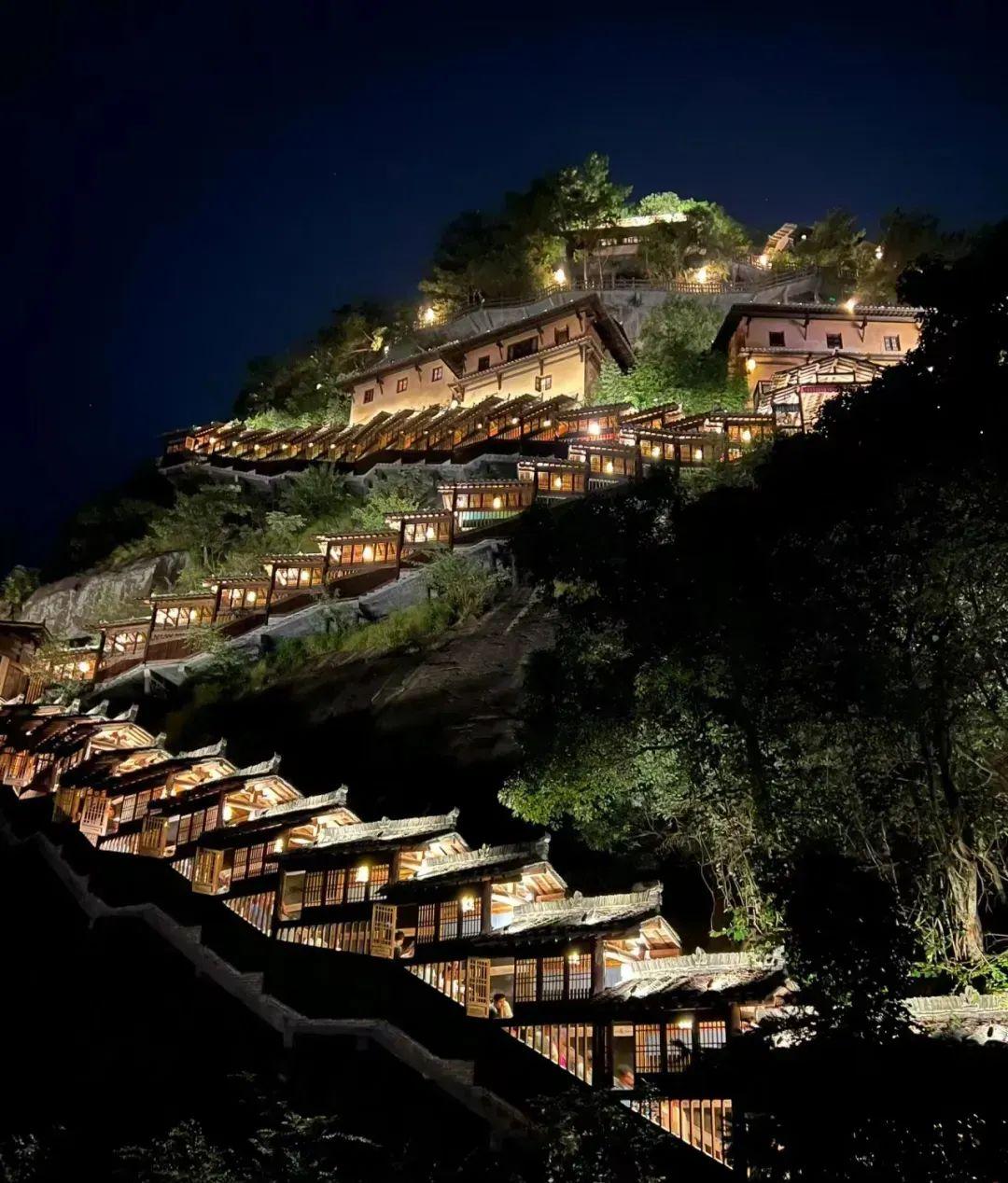 到廬山旅游多少錢_去廬山玩一趟要多少錢_到廬山風(fēng)景區(qū)