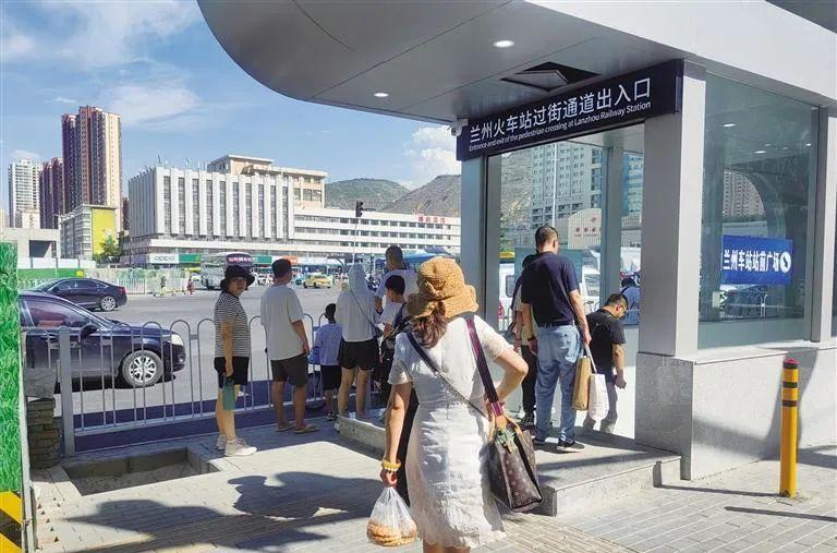 蘭州火車站圖片真實照片_蘭州火車站圖片真實_蘭州火車站圖片