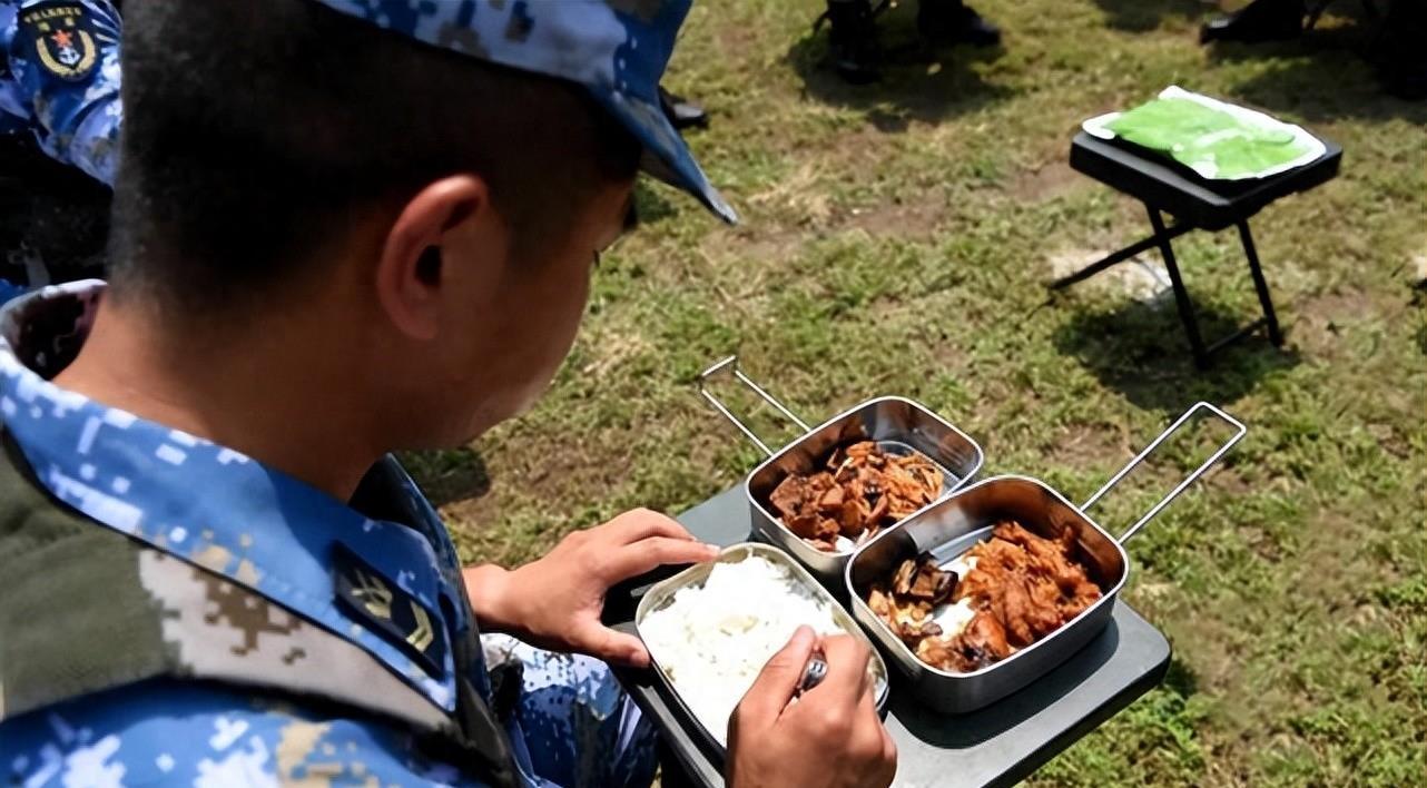 自駕游路上吃什么_自駕游路上帶吃的視頻_自駕游吃住