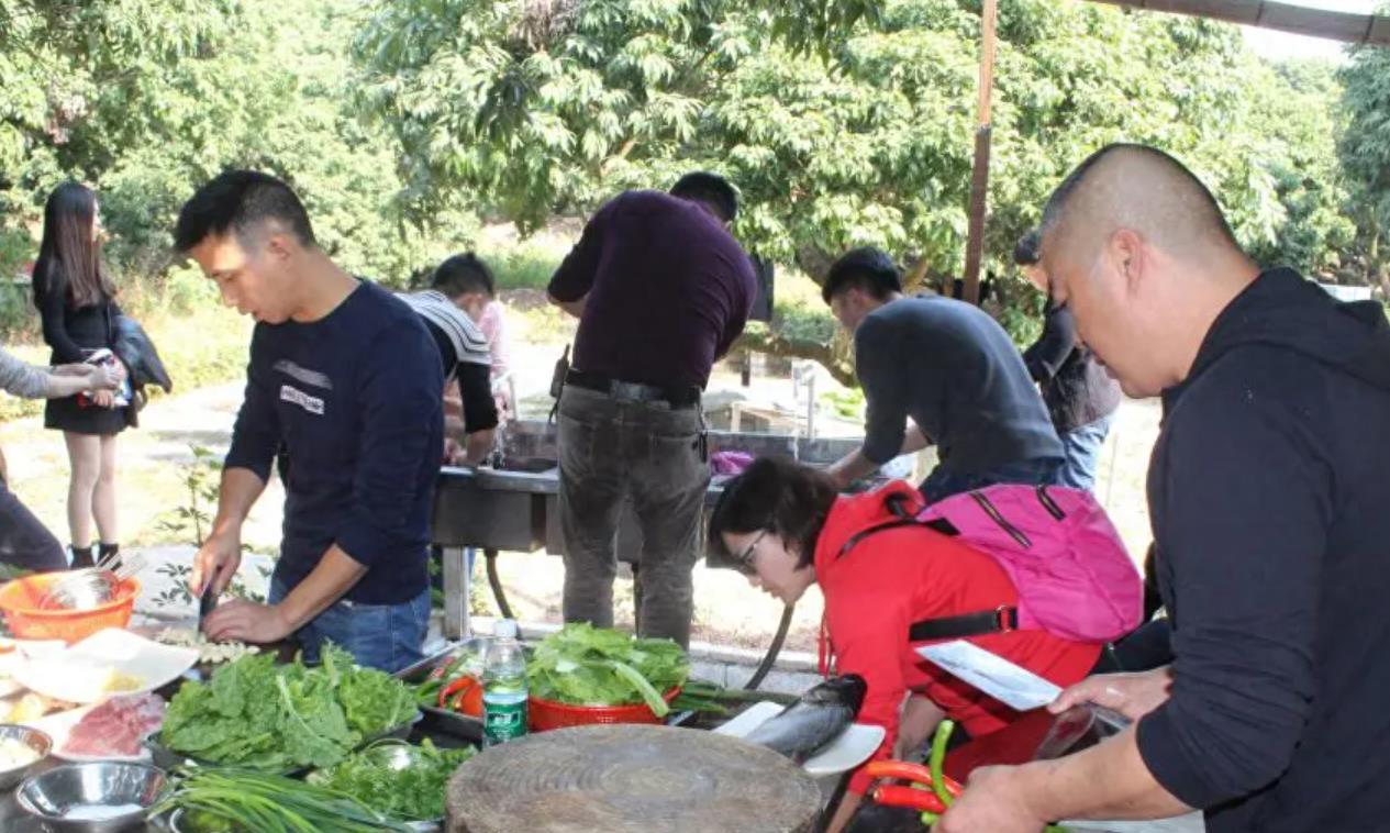 自駕游路上吃什么_自駕游路上帶吃的視頻_自駕游吃住