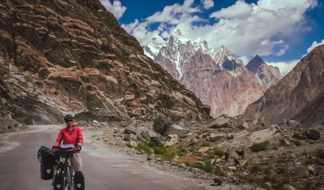 自駕游吃住_自駕游路上帶吃的視頻_自駕游路上吃什么