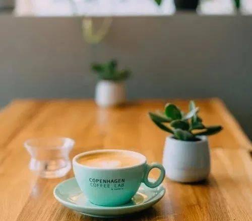 旅游帶些什么必備用品_旅游帶什么吃的最實用_旅游帶啥