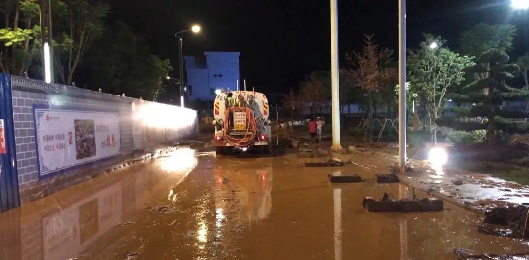 火車站屏幕上的站臺是什么意思_火車站那邊_屏邊火車站