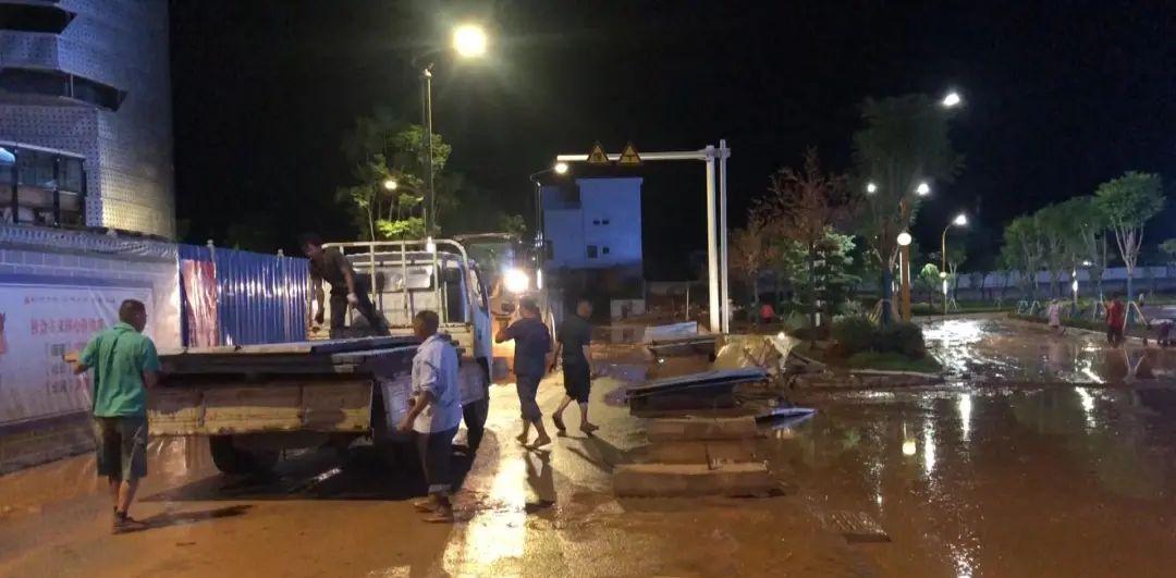 屏邊火車站_火車站那邊_火車站屏幕上的站臺是什么意思