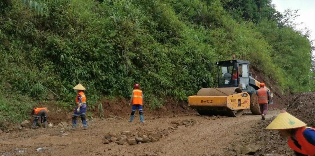 屏邊火車站_火車站那邊_火車站屏幕上的站臺是什么意思